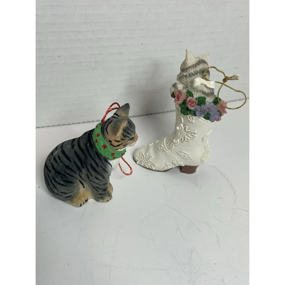 Victorian Cat in Boot And Wood Cat Christmas Ornament Kitten Flowers 4.5